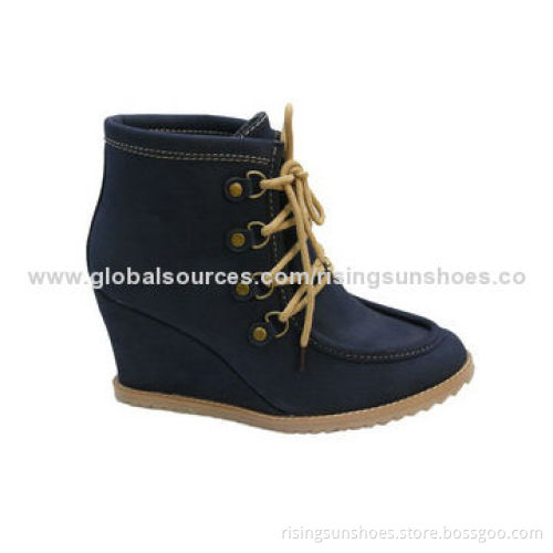 Women's short dress boots with wedge EVA platform, popular lace-up design, OEM orders are welcome